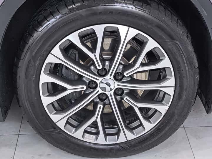 Фото 7 - Nio EC6