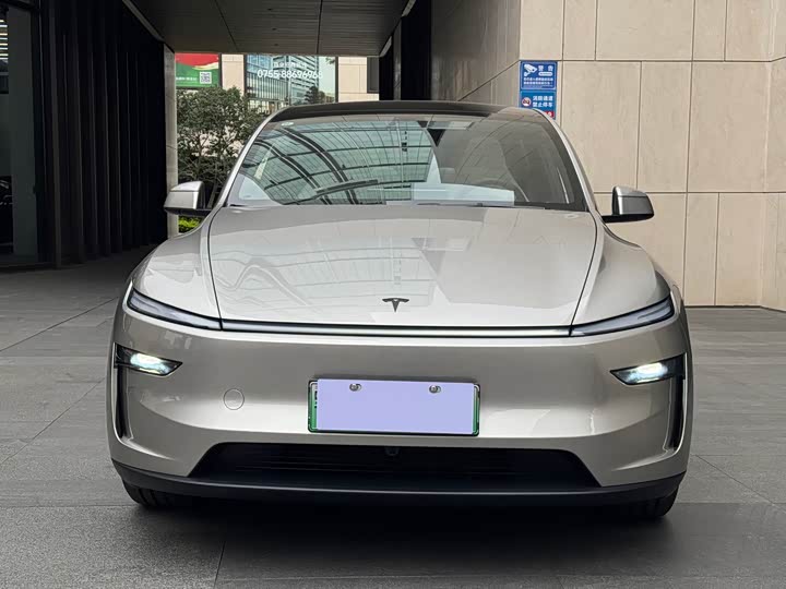 Фото 2 - Tesla Model Y