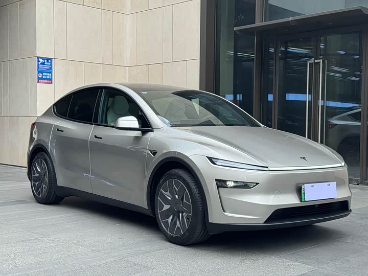 Фото 3 - Tesla Model Y