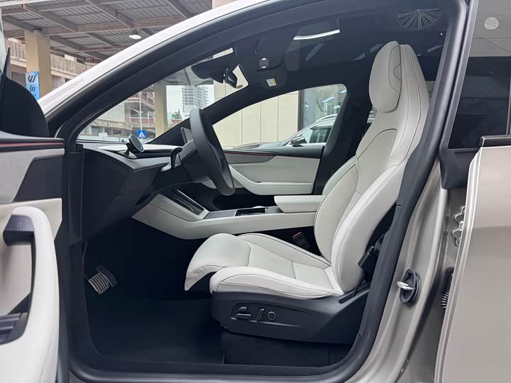 Фото 4 - Tesla Model Y