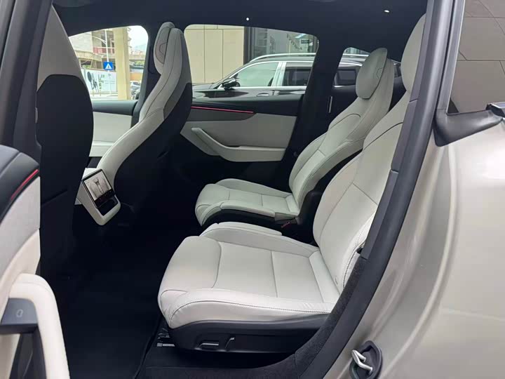 Фото 6 - Tesla Model Y