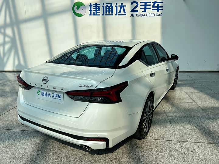 Фото 2 - Nissan Teana