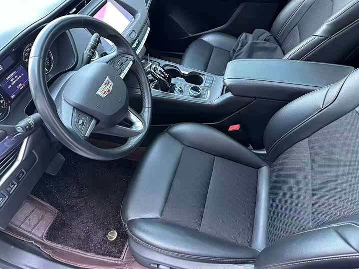 Фото 7 - Cadillac XT4