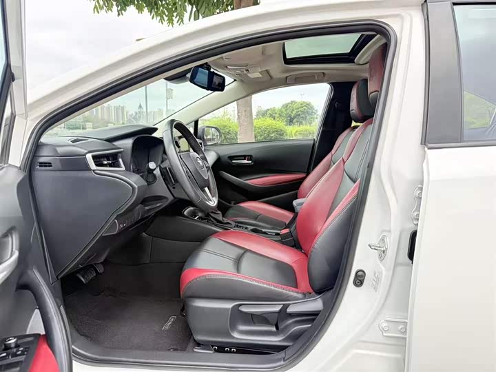 Фото 3 - Toyota Corolla