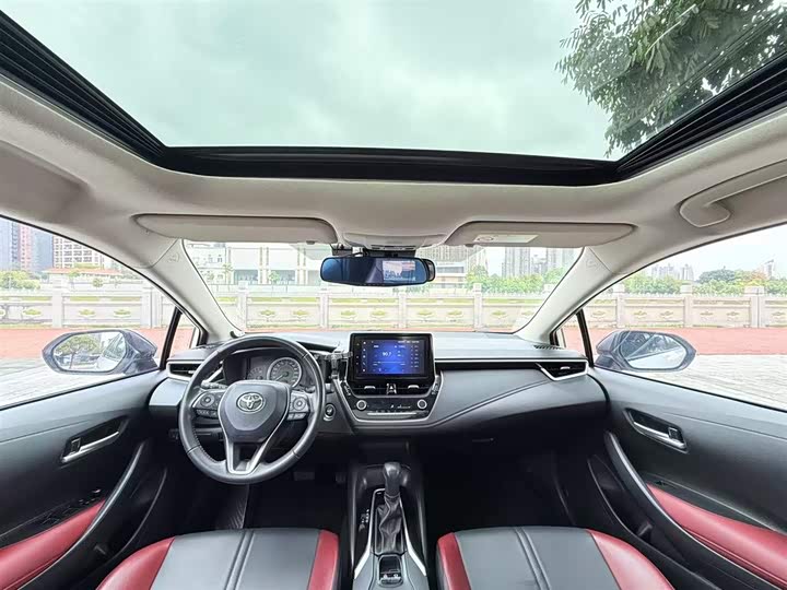 Фото 4 - Toyota Corolla