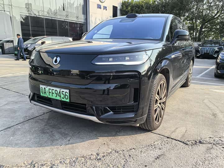 Фото 1 - Denza N9