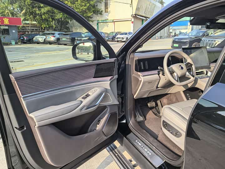 Фото 3 - Denza N9