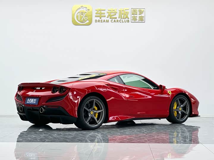 Фото 4 - Ferrari F8