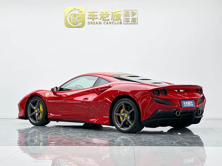 Фото 6 - Ferrari F8