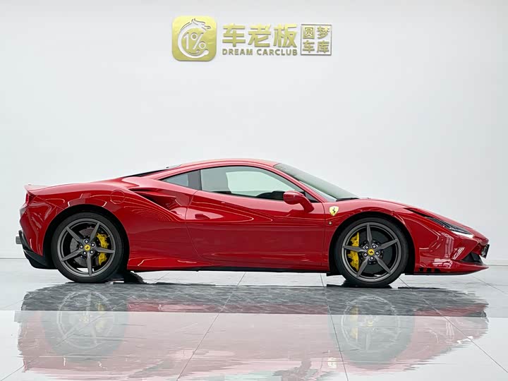 Фото 7 - Ferrari F8