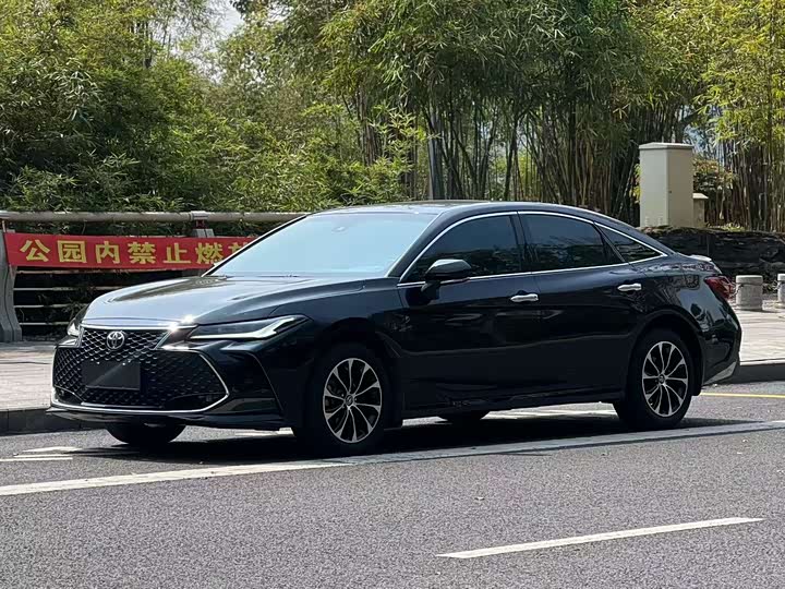 Photo 1 - Toyota Avalon