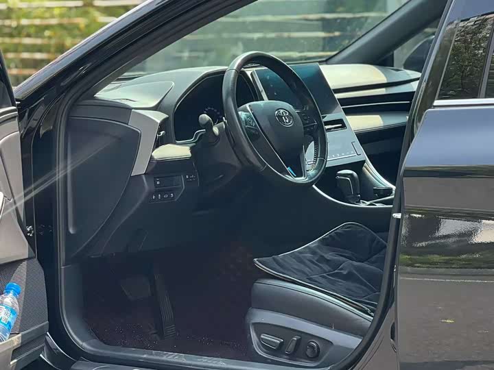 Photo 4 - Toyota Avalon