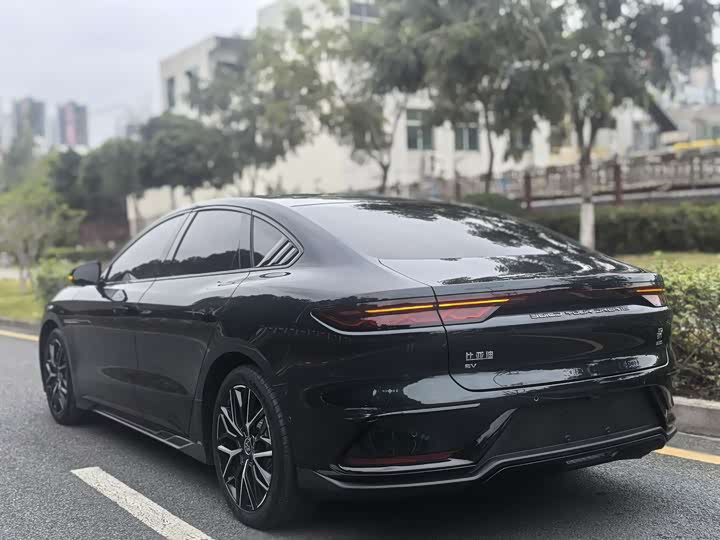 Фото 9 - BYD Han