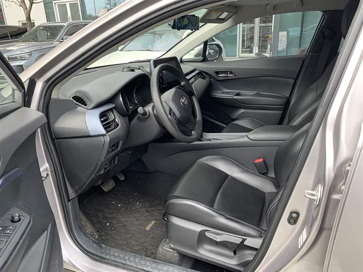 Photo 3 - Toyota Izoa