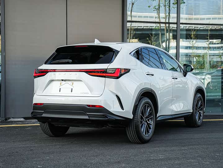 Фото 4 - Lexus NX