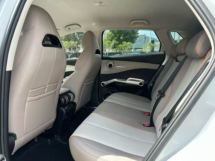 Фото 6 - BYD Yuan Plus