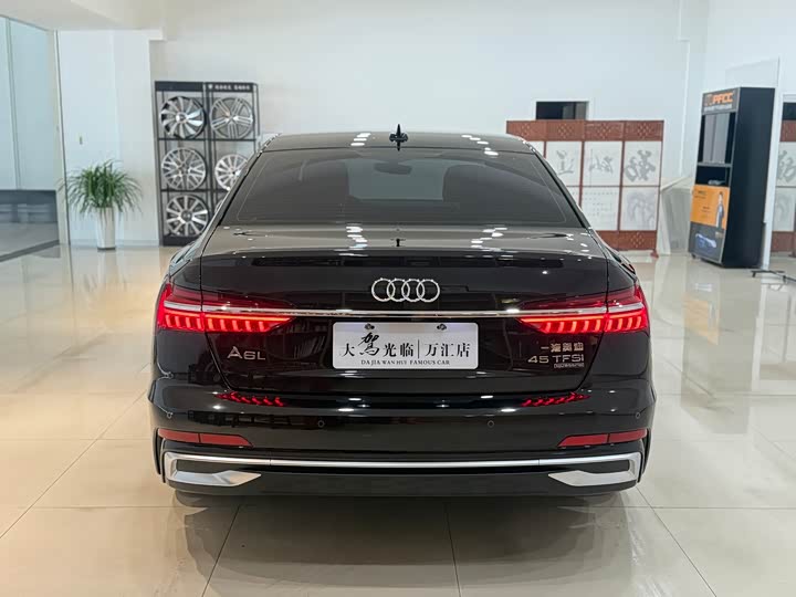 Фото 6 - Audi A6L