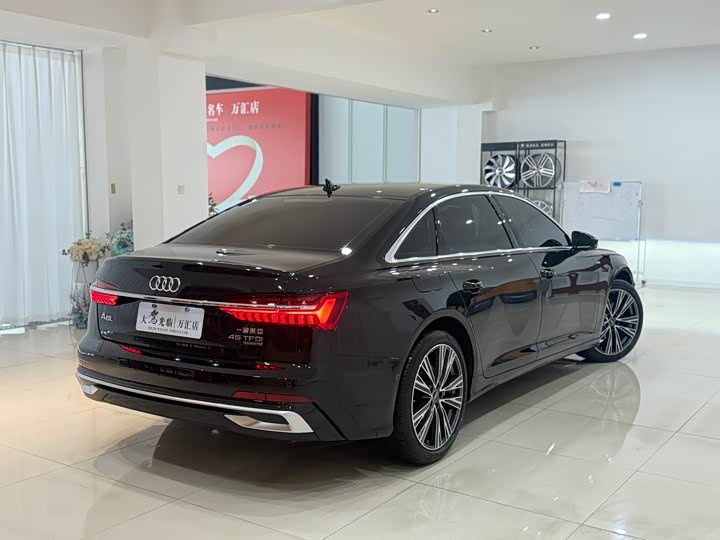 Фото 7 - Audi A6L