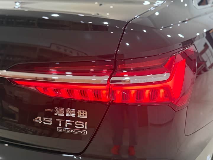 Фото 8 - Audi A6L