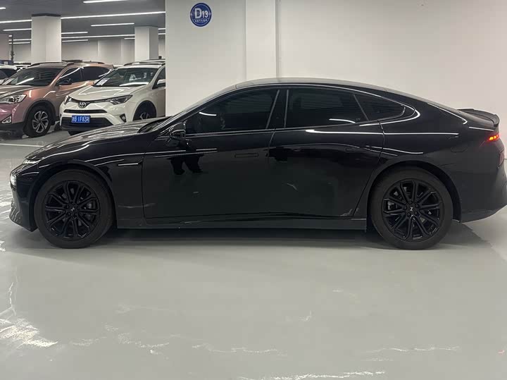 Фото 3 - XPeng P7