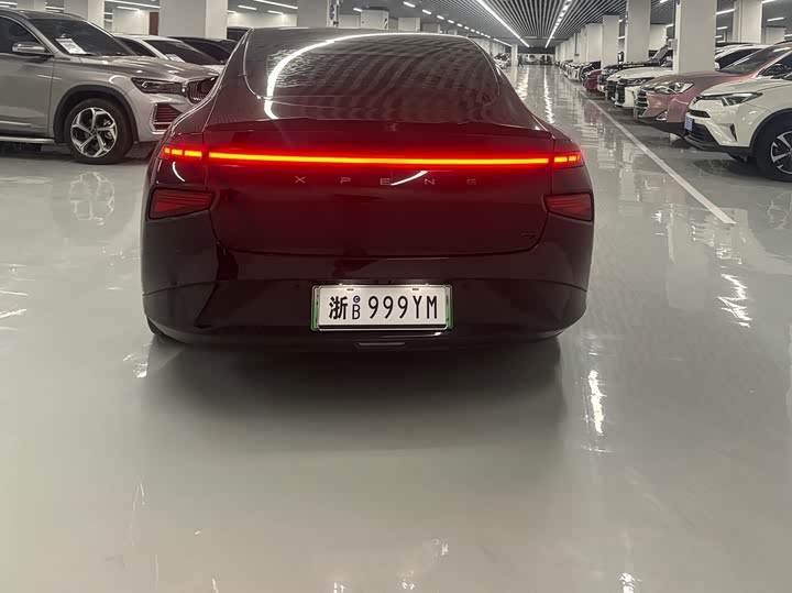 Фото 4 - XPeng P7