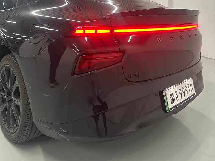 Фото 6 - XPeng P7