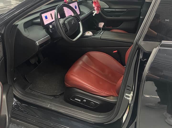 Фото 9 - XPeng P7