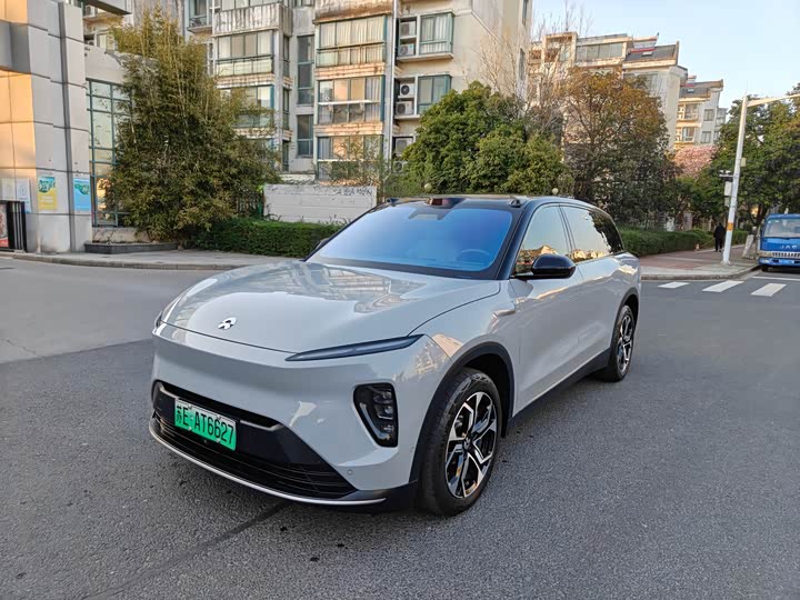 Фото 2 - Nio ES8