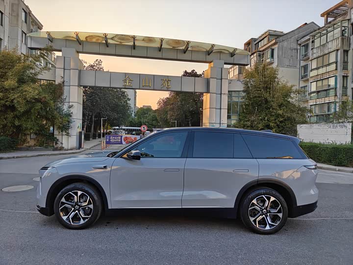 Фото 3 - Nio ES8