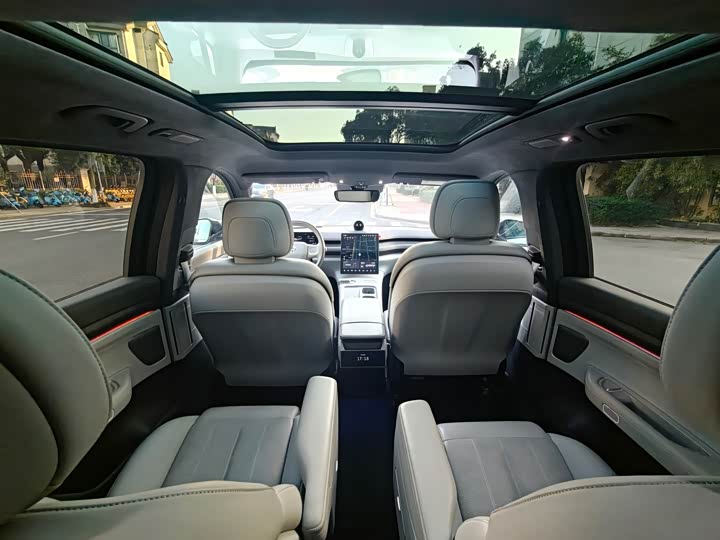 Фото 7 - Nio ES8