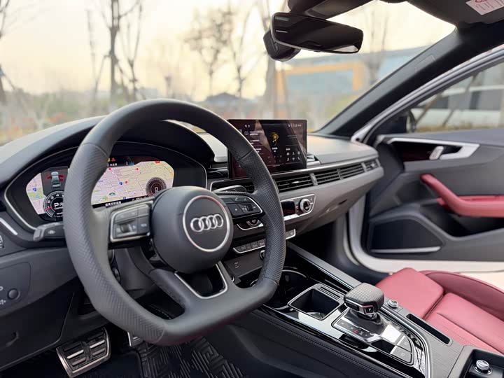 Фото 5 - Audi A4L