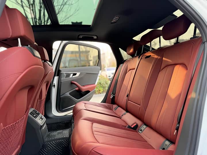 Фото 7 - Audi A4L