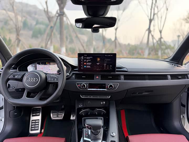 Фото 9 - Audi A4L