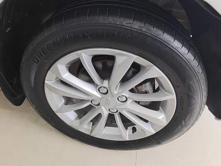 Фото 6 - Geely Vision