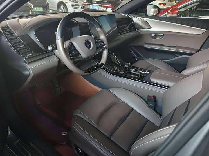 Фото 2 - BYD Han