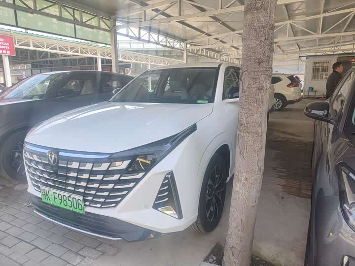 Фото 3 - Changan UNI-Z Hybrid