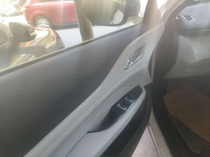 Фото 4 - Changan UNI-Z Hybrid