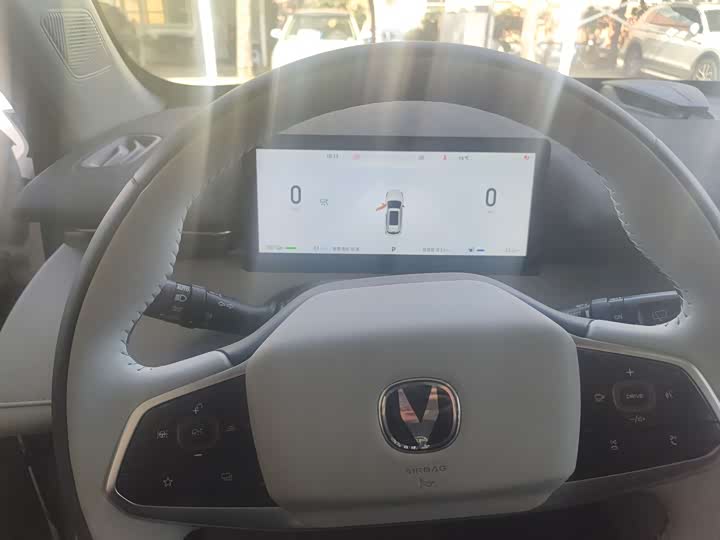 Фото 6 - Changan UNI-Z Hybrid