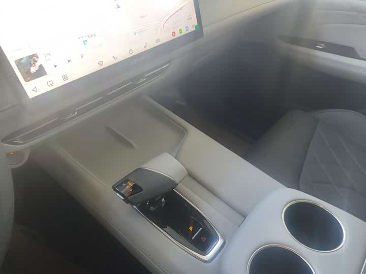 Фото 8 - Changan UNI-Z Hybrid