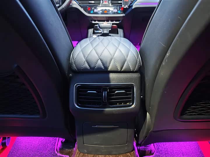 Фото 9 - Hongqi HS5