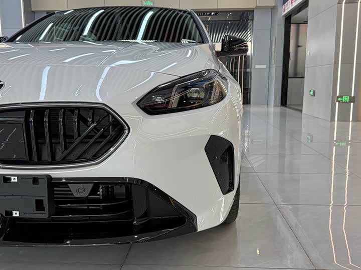 Photo 4 - BMW 2 Series