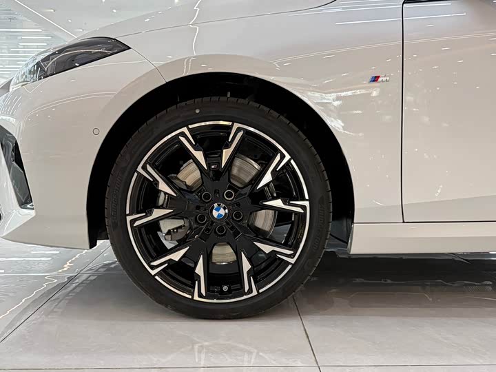 Photo 5 - BMW 2 Series