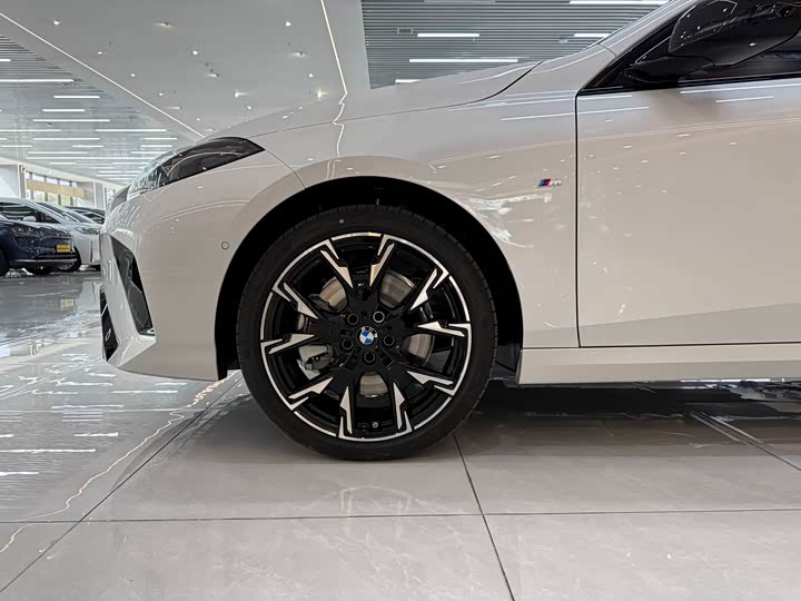 Photo 6 - BMW 2 Series