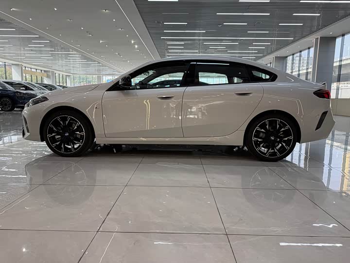 Photo 7 - BMW 2 Series