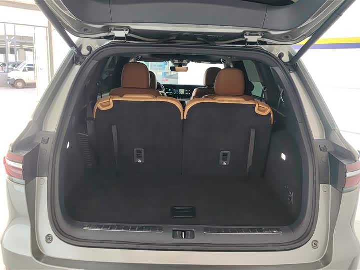 Фото 4 - LiXiang One