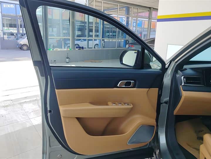 Фото 7 - LiXiang One