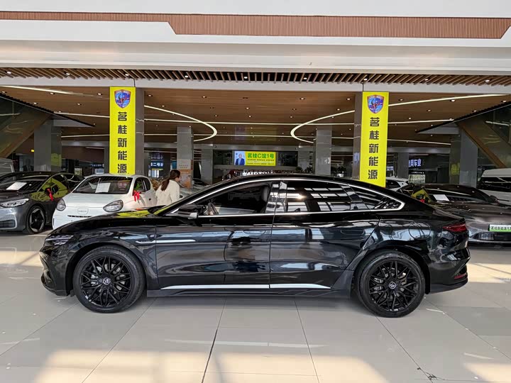 Фото 7 - BYD Han