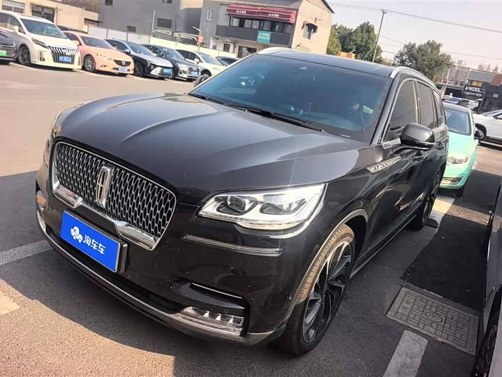 Фото 1 - Lincoln Aviator