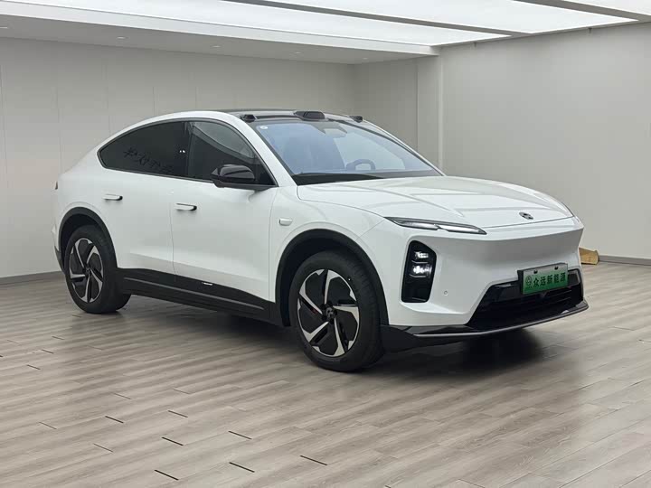 Фото 4 - Nio EC6
