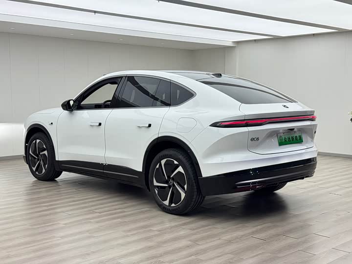 Фото 7 - Nio EC6